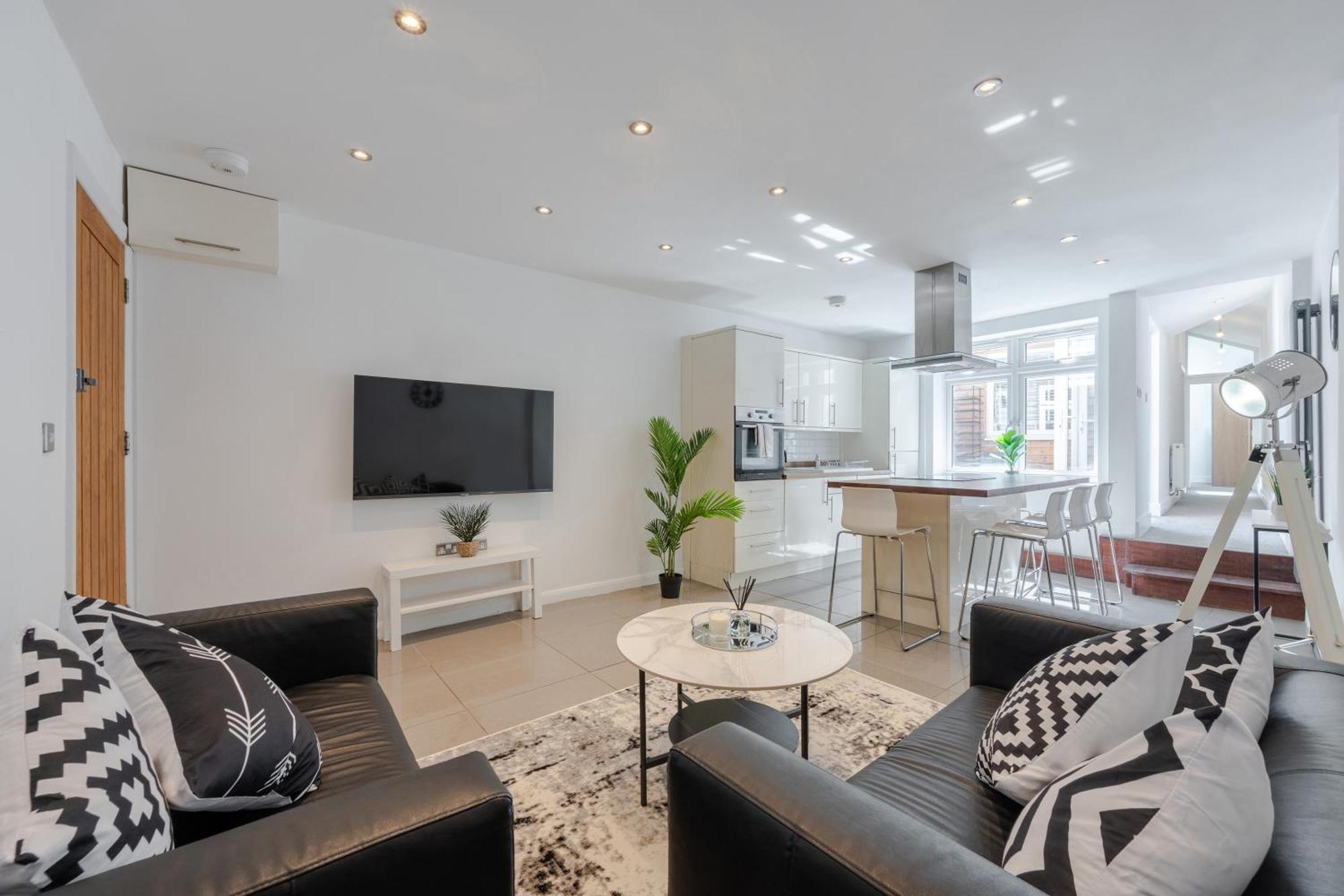 Stylish Two Bedroom Apartment By Central London With Garden Экстерьер фото