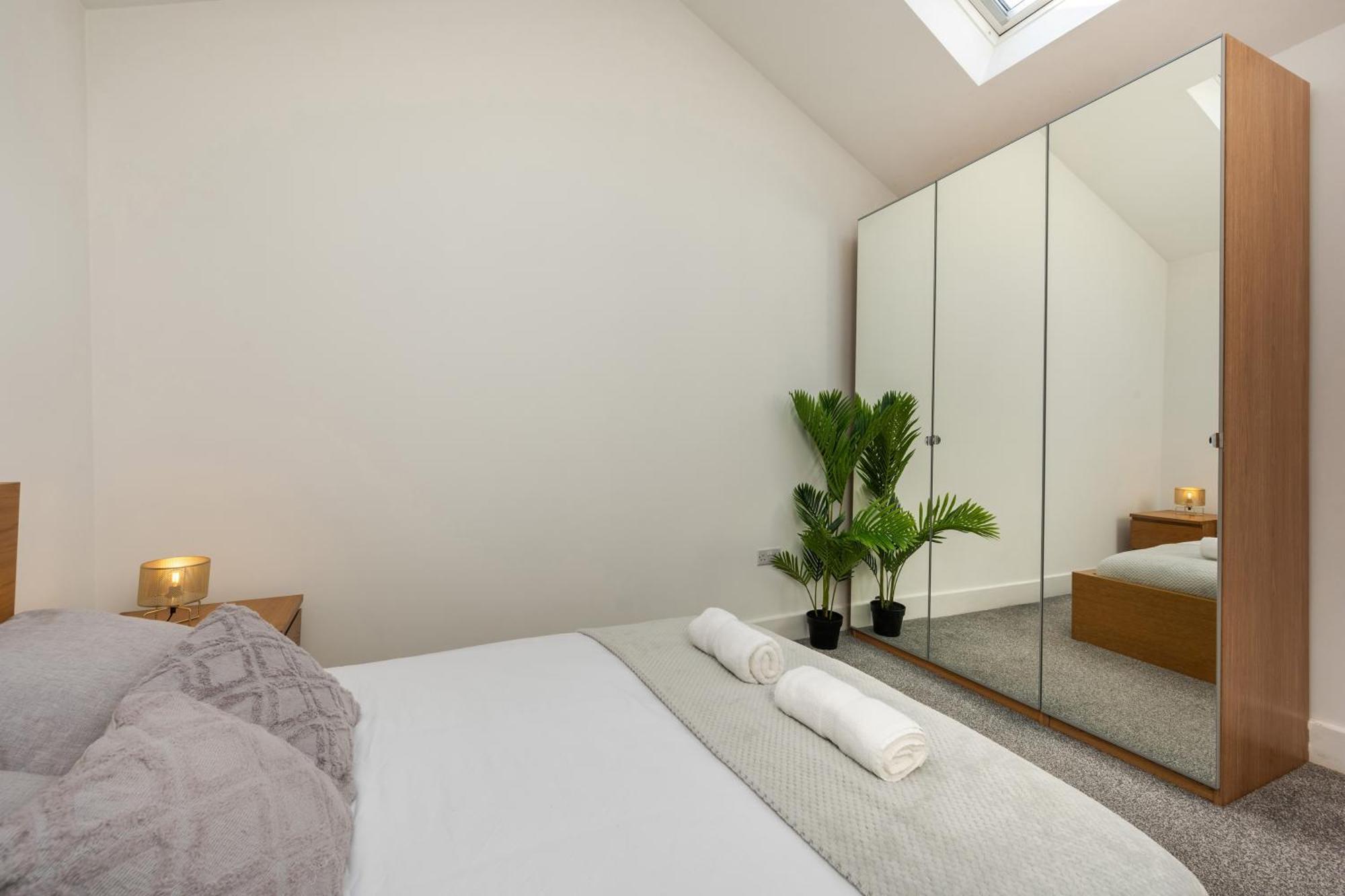 Stylish Two Bedroom Apartment By Central London With Garden Экстерьер фото